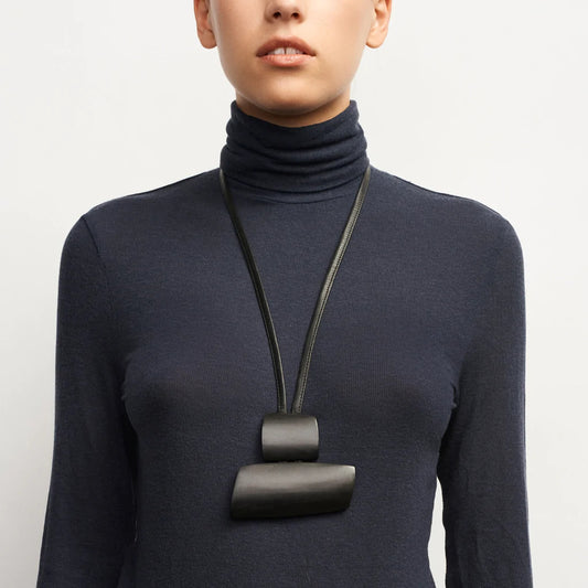 Pendente Monies em Black Kamagong