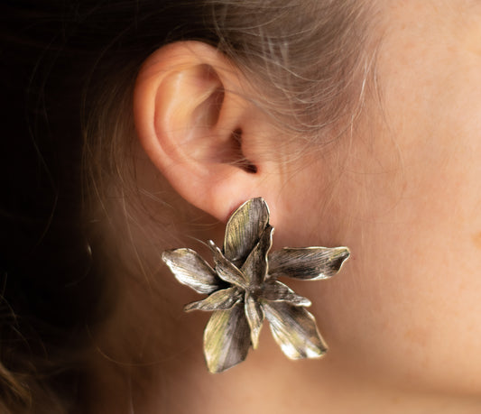 Brinco Fleur Prata Envelhecida
